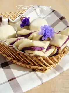 Purple potato stick roll