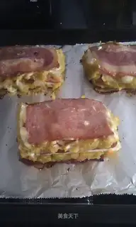 Bacon mashed potato sandwich