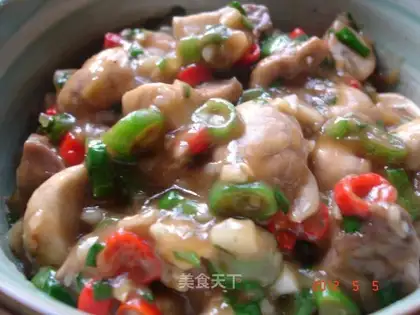 Fresh mushrooms with garlic