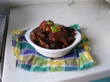 Duck fin stewed in secret sauce