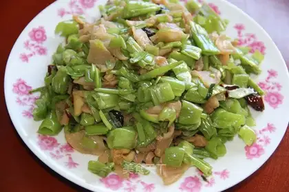 stir-fried dried radish with cabbage stems and vegetables