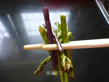 stir-fried hot and sour bracken