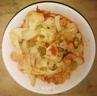 stir-fried cauliflower with tomatoes