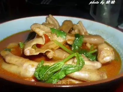 Roasted duck feet with barbecue sauce