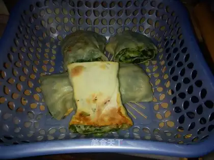 steamed buns with amaranth in wax sauce
