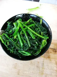 Chinese cabbage with garlic
