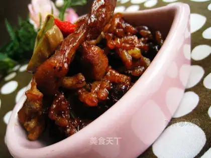 Stewed rice with pork belly and broad beans
