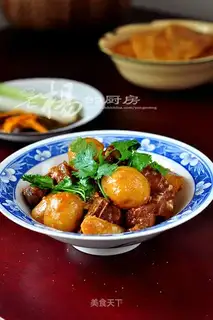 Stewed pork ribs with potato and egg