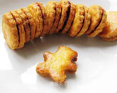 Vegetable oil and jam sandwich biscuits
