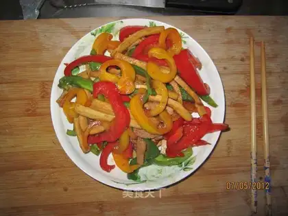 stir-fried dried bean curd with colorful pepper