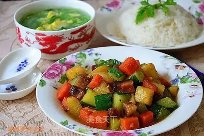 Mixed vegetables and pork diced rice set meal
