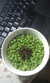 Boiled peas
