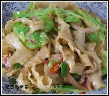 Northeast shredded pork fried noodles