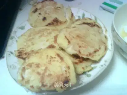 Fried steamed buns with eggs