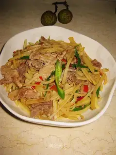 stir-fried pork with shredded potatoes