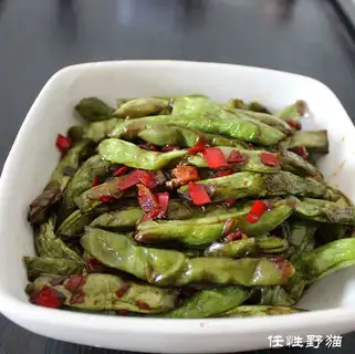 Braised green beans in soy sauce