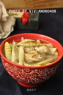 Bamboo shoots chicken soup