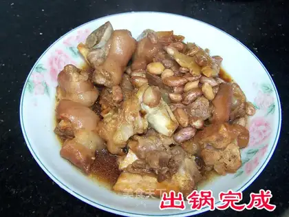 Nutritional peanut pork knuckles