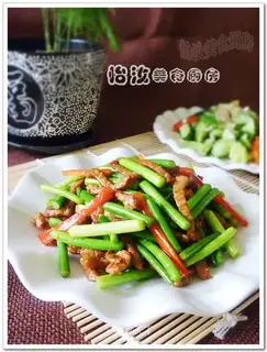 stir-fried shredded pork with garlic sprouts