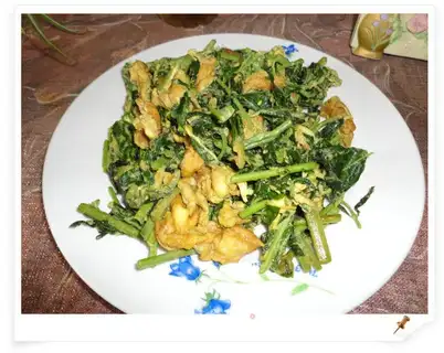 Scrambled eggs with Chinese toon