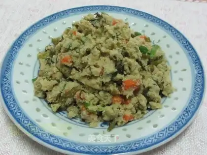 stir-fried bean dregs with leeks and pickles