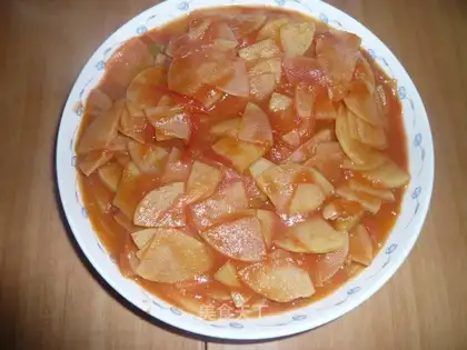 Tomatoes and potato chips