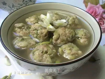 Sophora japonica meatball soup