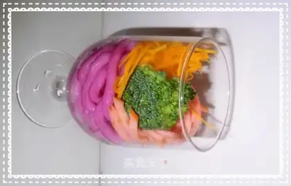 Three-colored purple potato udon noodles