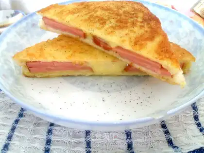 Double cheese toast
