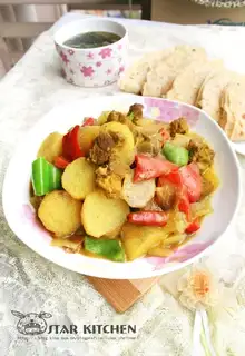 Curried beef with coconut milk