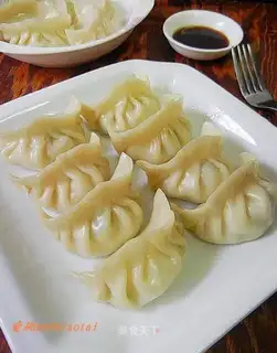 Steamed dumplings with shallots and shredded radish
