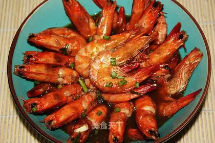 Grilled shrimp with black pepper