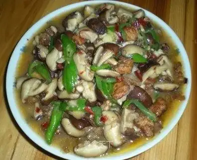 stir-fried pork with mushroom