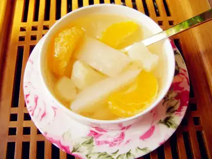 Horseshoe pear orange water