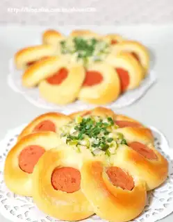 Plum Blossom and Chives Hot Dog