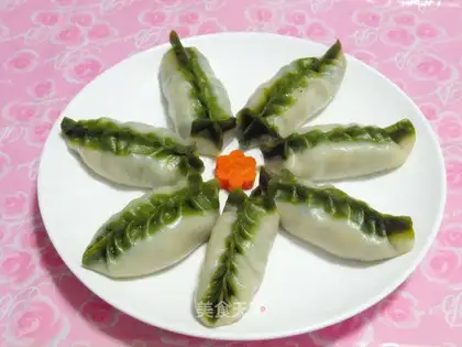 Steamed dumplings with willow leaves