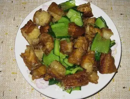 stir-fried dough sticks with cucumber