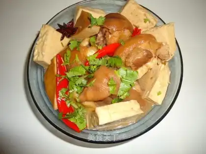 stewed pork knuckle