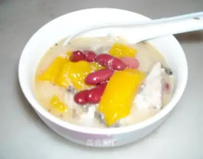 Papaya and waist bean carp soup