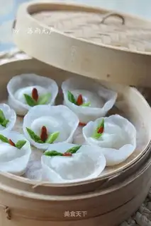 Asparagus crystal dumplings
