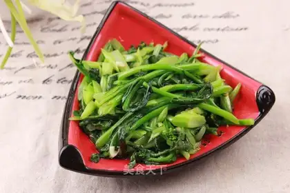 Clear the moss on frying dishes