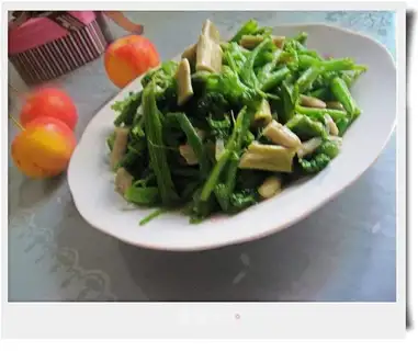 stir-fried pumpkin rattan with dried bamboo shoots