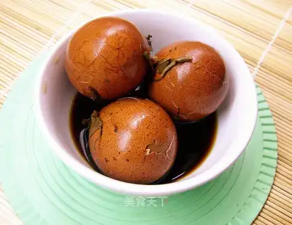 Marinated five-spice tea eggs