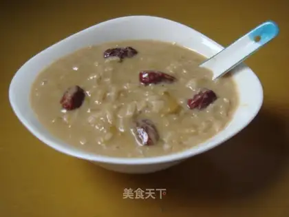 Chinese wolfberry, red dates and black soybean milk porridge