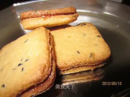 Peanut jelly cookies