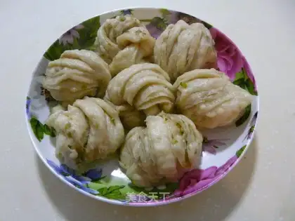 Scallion scented rolls