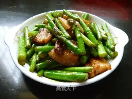 stir-fried asparagus with pork belly