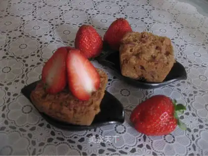 Strawberry muffin cake
