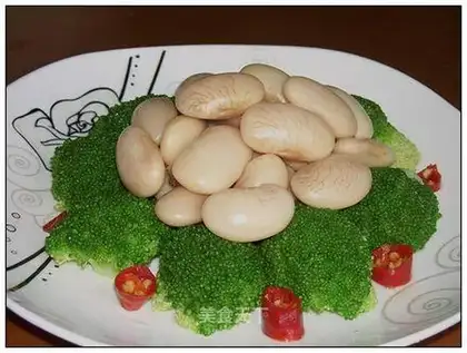 Spiced white kidney beans