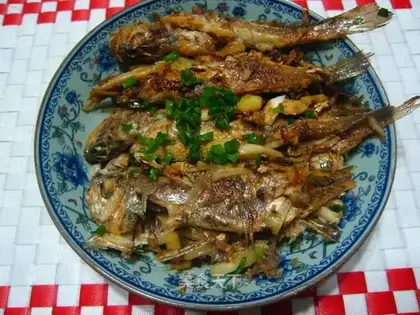Braised small yellow croaker